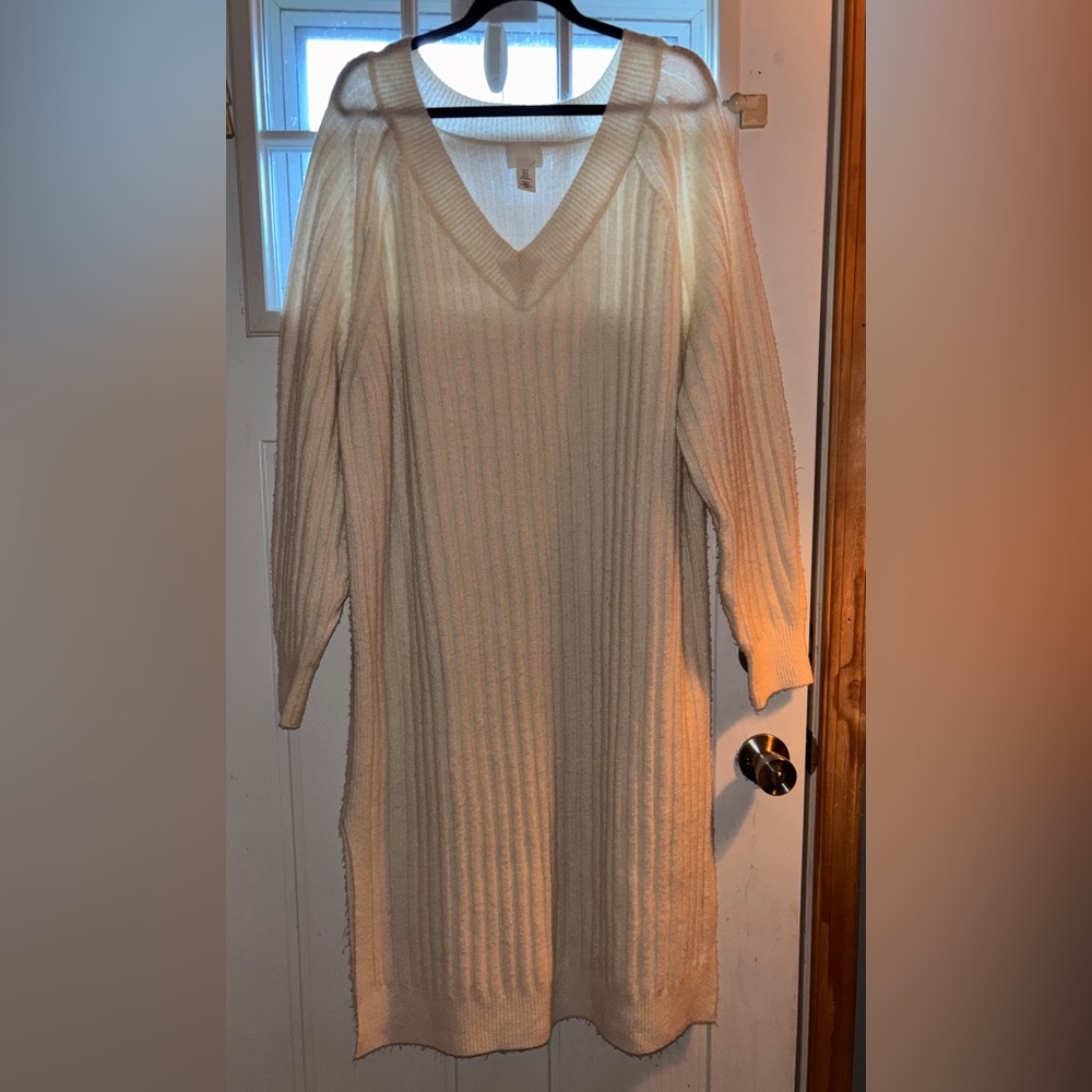 H&M Long Sleeve Maxi Sweater Dress in Ivory~Ptp:27-31+ Length:58
